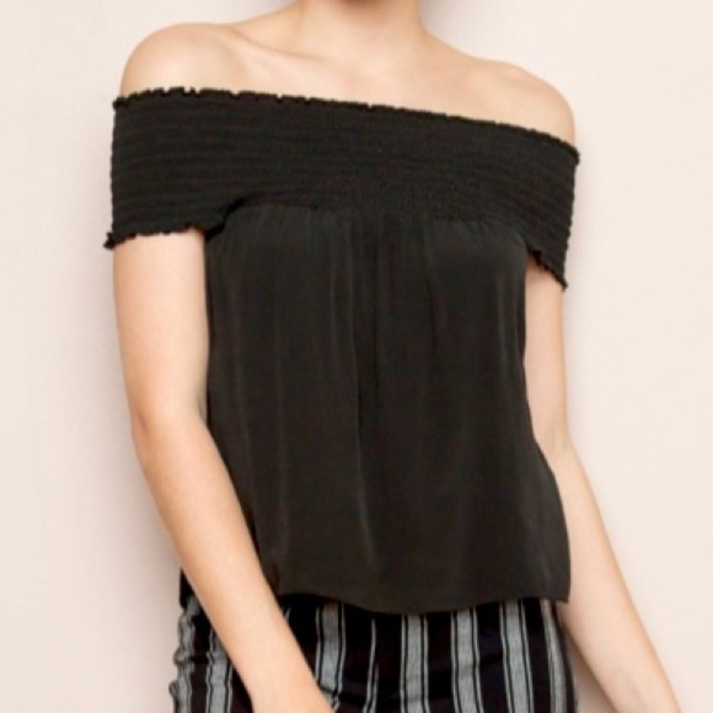 Brandy Melville Off the Shoulder Seymour Top